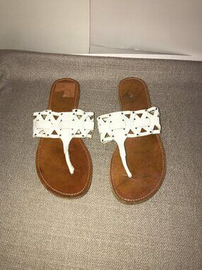 Chinese Laundry Calidora White Thong Sandals